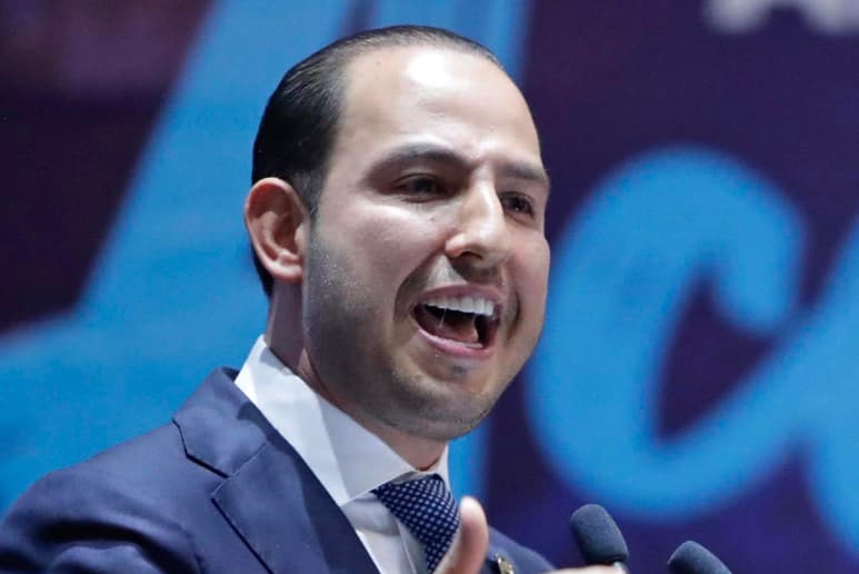 El líder nacional del PAN, Marko Cortés, dijo que ya basta de tener diputados morenistas levanta manos, que no le sirven de nada al país. (ARCHIVO)