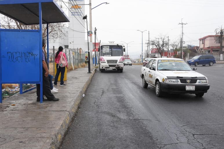 Concesionarios del servicio del transporte colectivo municipal convocaron a la ciudadanía a que solicite al Ayuntamiento de Monclova un incremento en la tarifa de transporte ante el riesgo de que desaparezca este servicio. (EL SIGLO DE TORRÉON)