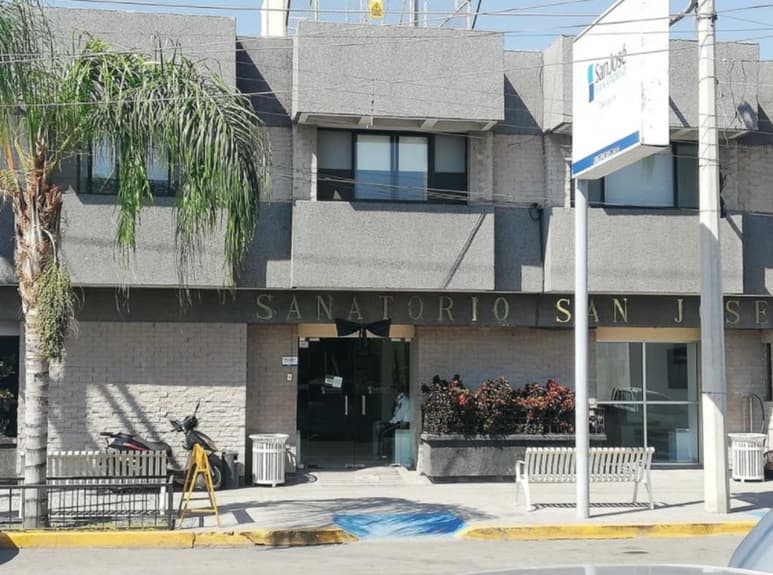 Tradicional quema de San Judas celebrada en Gómez Palacio termina en riña, de los hechos las autoridades reportaron un hombre apuñalado, no hay detenidos.
(EL SIGLO DE TORREÓN)