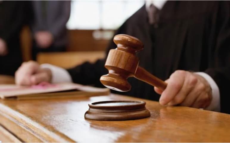 Por presuntos actos de corrupción cometidos en 2018, una juez vinculó a proceso a Evaristo 'N', exalcalde de Parras de la Fuente, Coahuila, acusado de al menos media docena de delitos, además ordenó prisión preventiva en su contra y le negó la libertad con uso de brazalete electrónico. (ESPECIAL)