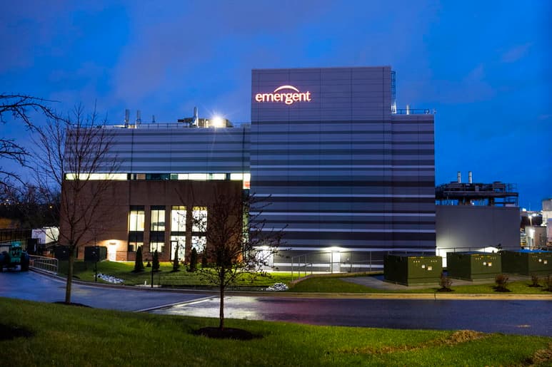 Johnson & Johnson tendrá a cargo la supervisión de una planta del fabricante Emergent Biosolutions. (EFE)