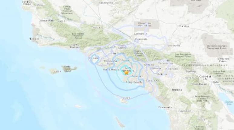 Algunos pasajeros que se encontraban en el Aeropuerto Internacional de Los Ángeles (LAX) comentaron en Twitter que sintieron el temblor, aunque la página oficial de la infraestructura aeroportuaria no hizo ninguna mención al respecto.
(ESPECIAL)