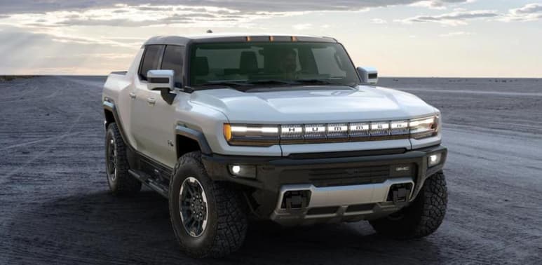 General Motors (GM) anunció este lunes la ampliación de su gama de vehículos eléctricos con una versión todocaminos SUV de su camioneta 'pickup' eléctrica GMC Hummer EV, que será comercializada en 2023 como un vehículo con características de todoterreno extremo. (Especial)