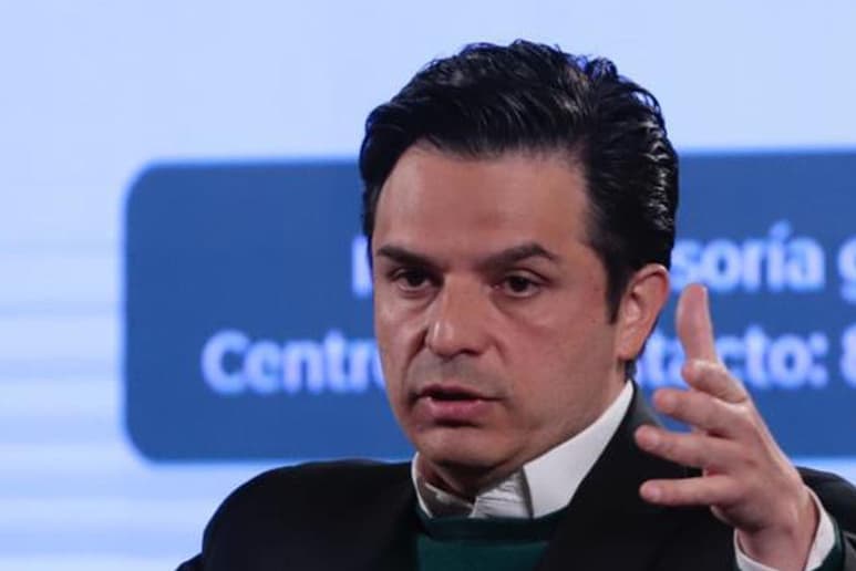 Zoé Robledo Aburto, director general del Instituto Mexicano del Seguro Social (IMSS), consideró que pudo ser 'un error humano' que se vacunara contra el COVID-19 con una jeringa vacía a un adulto mayor en la Unidad Zacatenco del Instituto Politécnico Nacional (IPN) por lo que, indicó, ya se inició una investigación del caso. (ARCHIVO)