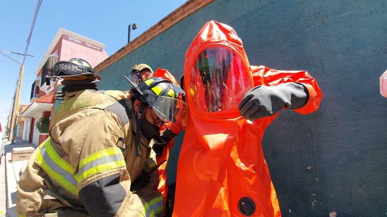 Fue desalojada una vivienda en el Fraccionamiento Guadalupe por parte de los bomberos. (EL SIGLO DE TORREÓN)