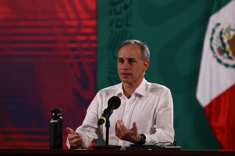 El subsecretario López-Gatell recomendó este lunes vacunarse a quienes padecieron COVID-19.