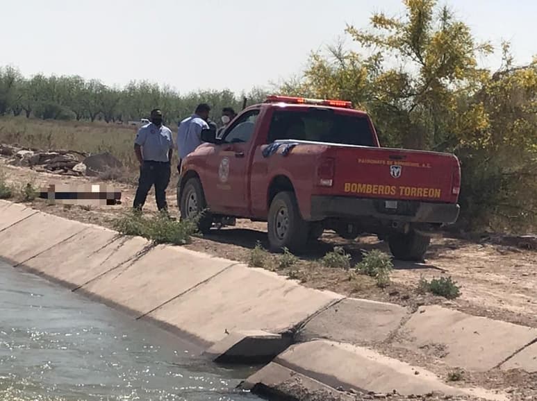 Los bomberos localizaron el cuerpo flotando a varios kilómetros del lugar de donde cayó. (EL SIGLO DE TORREÓN)