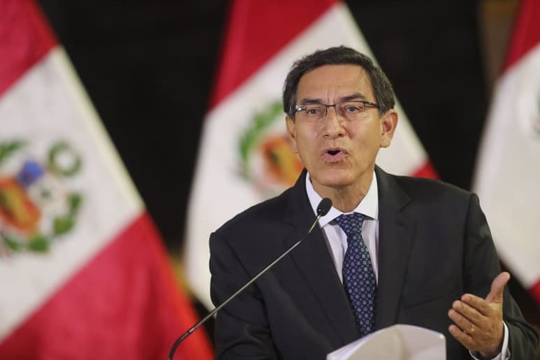 En el 'Vacunagate' se inmunizó en secreto a, al menos, cien personas sin vínculo con los ensayos. (AGENCIAS)