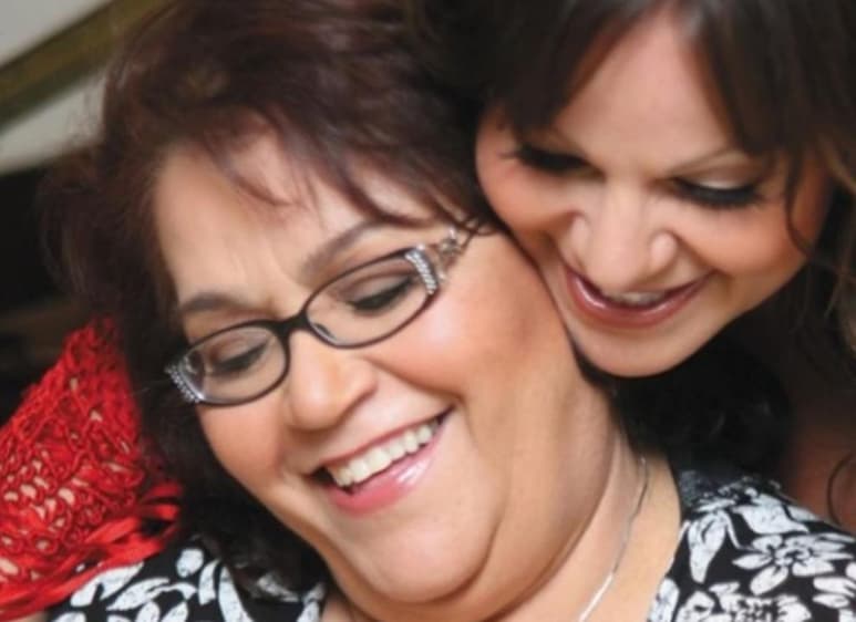 Luego de la controversia que ha generado una mujer youtuber que comparte recetas de cocina, pues aseguran que se trata de la 'Diva de la Banda' Jenni Rivera, la mamá de la intérprete rompió el silencio al respecto. (Especial)