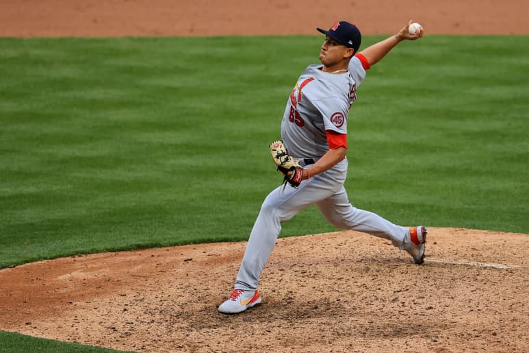 Gionvanny Gallegos ponchó a tres y no aceptó carreras en un inning. (AP)