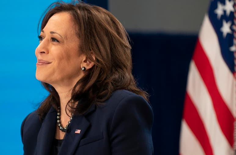 La vicepresidenta estadounidense Kamala Harris agradeció hoy al presidente mexicano, Andrés Manuel López Obrador, su “cooperación en asuntos migratorios”. (ARCHIVO)