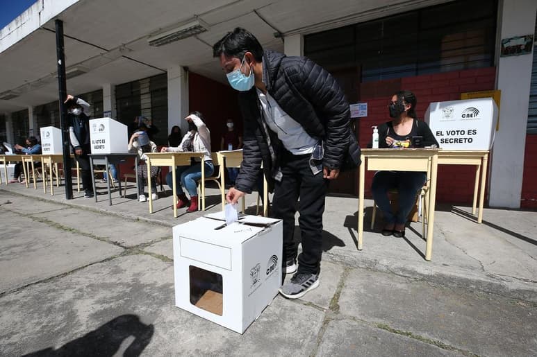 Estados Unidos se comprometió este miércoles a trabajar con quienes salgan elegidos en las elecciones presidenciales de Ecuador y Perú, que este domingo 11 de abril acuden a las urnas en medio del deterioro social y económico causado por la pandemia. (EFE)