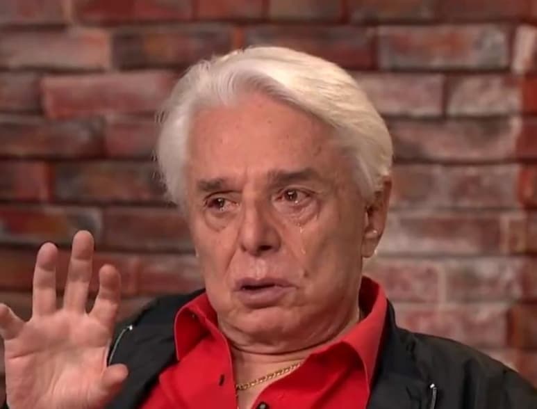 Luego del escándalo que se originó por las acusciones de abuso sexual por parte de Frida Sofía hacia su abuelo, Enrique Guzmán, el intérprete rompió el silencio en televisión nacional. (Especial)