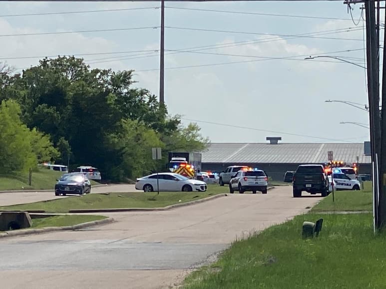 Policía dice que varias personas han resultado heridas en tiroteo en Bryan, Texas; el atacante no ha sido detenido. (ESPECIAL)