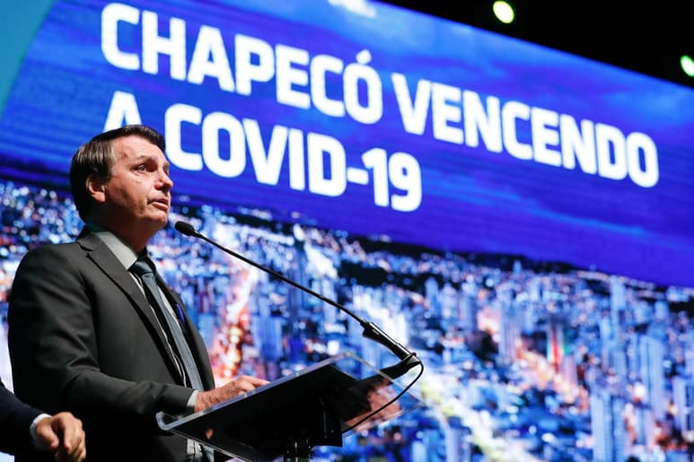 Dos fallos de la Corte Suprema de Brasil sobre la pandemia de coronavirus han puesto al tribunal en rumbo de colisión con el presidente Jair Bolsonaro, que este viernes acusó a la Justicia de sumarse al 'activismo político' contra su Gobierno. (ARCHIVO)