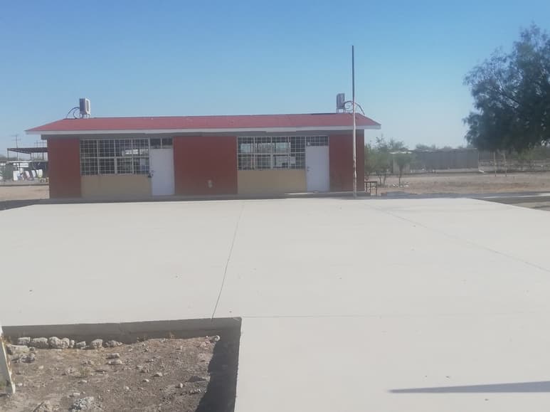 Finalmente el telebachillerato del ejido Charcos de Risa tendrá un espacio digno donde podrá tomar sus clases. (EL SIGLO DE TORREÓN)