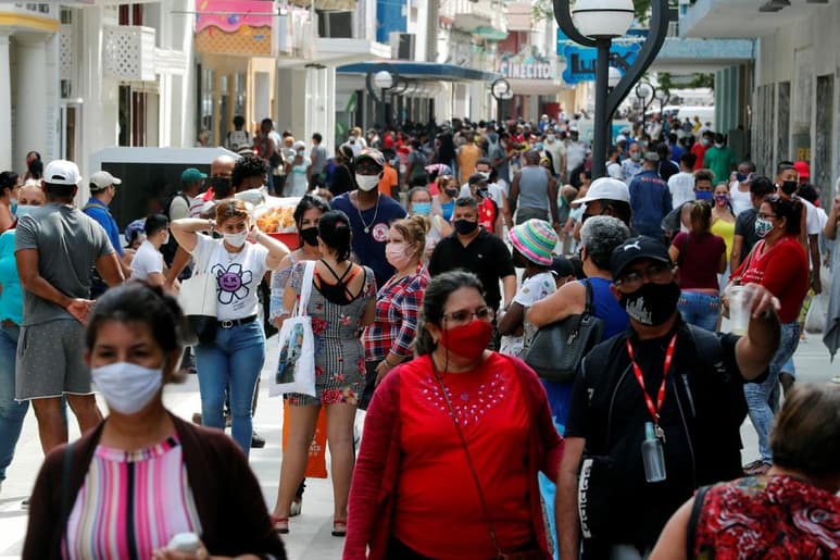 Cuba sumó 854 nuevos contagios de COVID-19 y ocho fallecidos en la última jornada para un acumulado de 87,385 personas diagnosticadas y 467 muertos a causa de la enfermedad provocada por el coronavirus SARS-CoV-2, según el parte diario del Ministerio de Salud Pública (Minsap). (ARCHIVO)