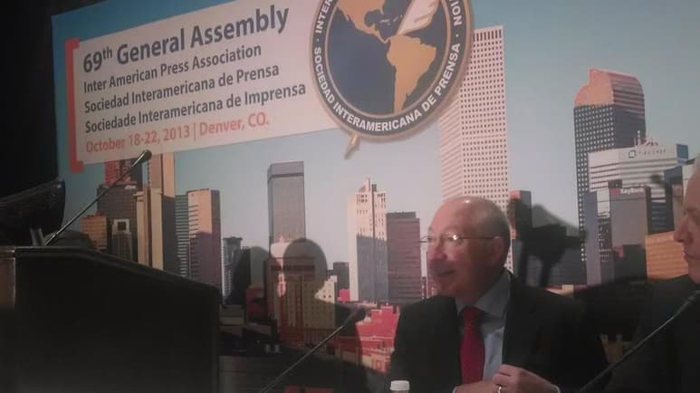 El presidente estadounidense, Joe Biden, considera a Ken Salazar, quien fuera secretario del Interior de la administración de Barack Obama, como embajador en México, informó el portal Axios. (TWITTER)