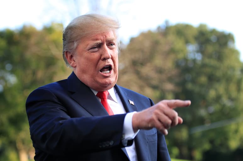El exmandatario dijo que estaba 'decepcionado' de Mike Pence y utilizó una grosería para referirse a McConnell.