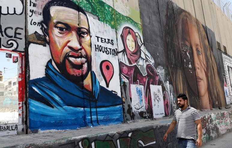 Una paramédica ahora jubilada que atendió a George Floyd en 2019, cuando fue detenido en una parada de tráfico, aseguró este martes que se preocupó entonces por su presión arterial alta y que el afroamericano le dijo que no se estaba tomando la medicación necesaria para remediarlo. (ARCHIVO)