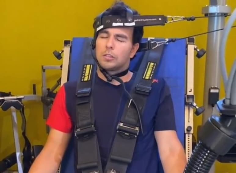 Previo al Gran Premio de Italia, la compañía de RedBull compartió en sus redes sociales el entrenamiento por el que pasa el mexicano 'Checo' Pérez para prepararse y buscar el primer lugar. (Especial)