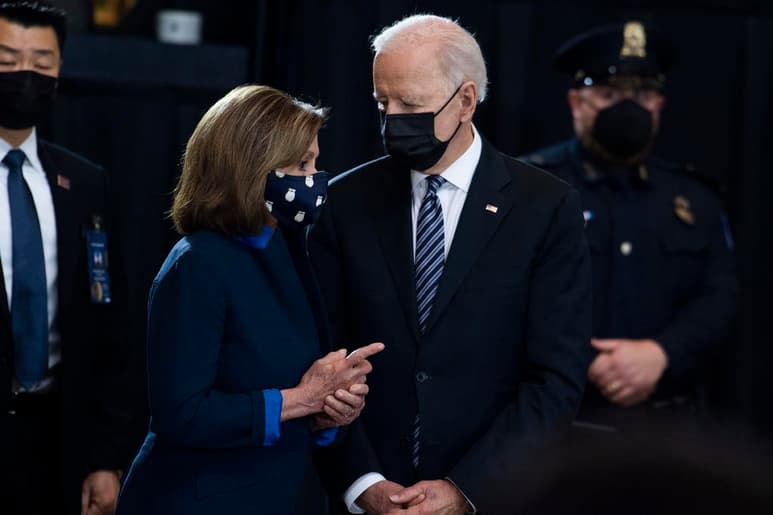 La presidenta de la Cámara Baja de Estados Unidos, Nancy Pelosi, invitó este martes al mandatario estadounidense, Joe Biden, a pronunciar el próximo 28 de abril su primer discurso ante una sesión conjunta del Congreso. (ARCHIVO)
