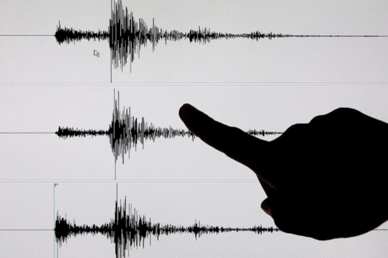 Un sismo de magnitud preliminar de 5,2 se registró el martes entre las islas de Nísiros y Tilos, en el sureste del mar Egeo, informaron las autoridades griegas. De momento, no hay reportes de daños o víctimas. (ESPECIAL)