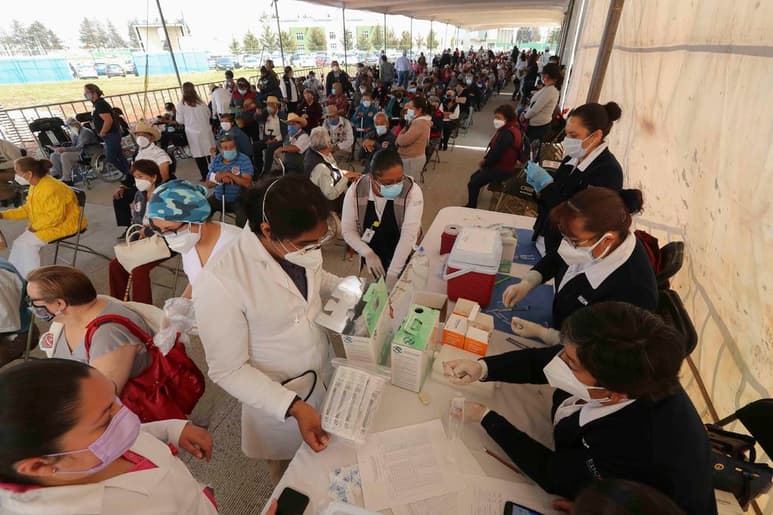 Ssa detalló que 756 mil 962 profesionales de la salud ya completaron su esquema de inmunidad.