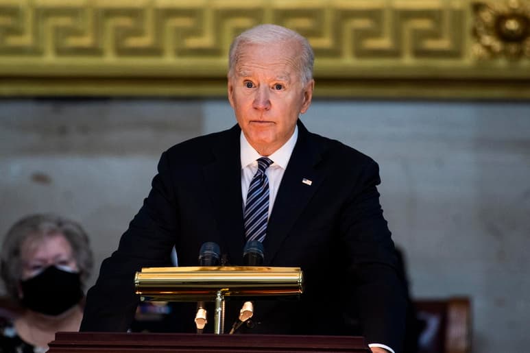 El gobierno del presidente Joe Biden comenzó el miércoles a revertir una serie de prohibiciones de la era Trump de que las clínicas deben remitir con especialistas a las mujeres que deseen abortar, una directriz que sacó a Planned Parenthood del programa federal de planificación familiar y creó nuevas complicaciones para las mujeres interesadas en abortar.
(ARCHIVO)