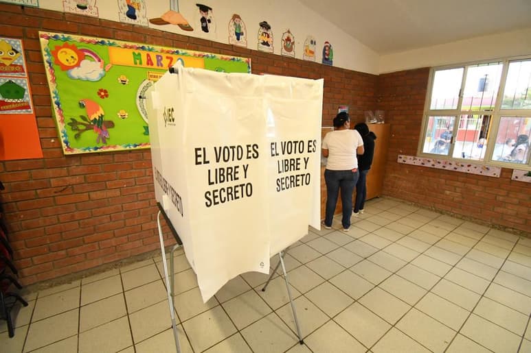 El Consejo General del Instituto Electoral de Coahuila, IEC, aprobó la realización de cuatro debates entre los candidatos a alcaldes en la entidad. (ARCHIVO)