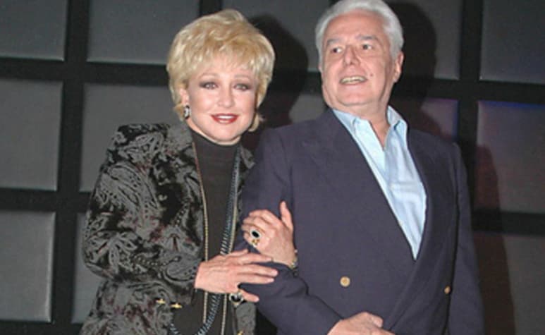 Los nombres de Enrique Guzmán y Angélica María siempre han estado relacionados, ya que no sólo fueron los ídolos juveniles de los años 60, sino también una gran amistad los ha unido desde entonces, por eso fue inevitable que el escándalo que ahora envuelve al intérprete tocara a la llamada novia de México. (ESPECIAL)
