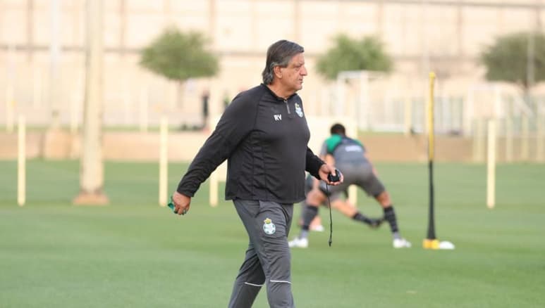 Rubens Valenzuela deja de formar parte del Cuerpo Técnico del Primer Equipo de Club Santos. (ESPECIAL)