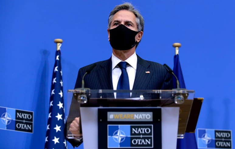 El secretario de Estado norteamericano Antony Blinken pidió el jueves que otros países inyecten 2,000 millones de dólares más a un programa respaldado por la ONU para enviar vacunas del coronavirus a los países más pobres —en un momento en que las naciones ricas han adquirido la gran mayoría de las dosis. (ARCHIVO) 