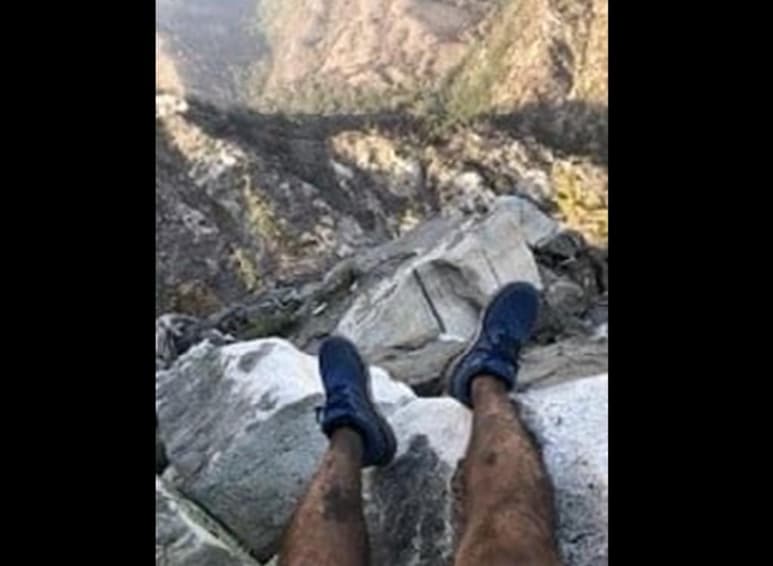 Envió la fotografía a un amigo, antes de perderse en el bosque. (INTERNET)