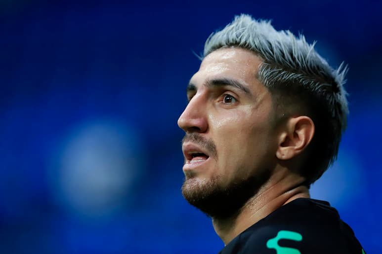 La salida de Diego Valdés el pasado fin de semana a un antro de la ciudad de Torreón, le costó recibir una sanción por parte del Santos Laguna. (JAM MEDIA)