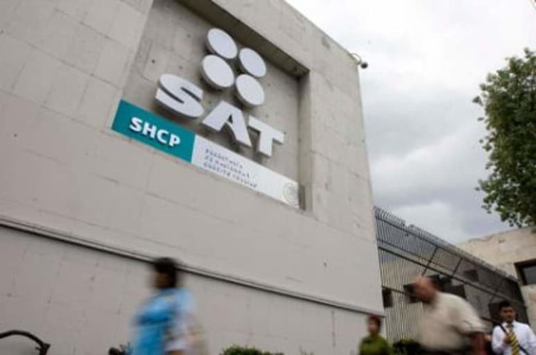 Tras un año de trabajo a distancia, el Servicio de Administración Tributaria (SAT), solicitó a sus empleados regresar a sus labores en las oficinas. (ARCHIVO)