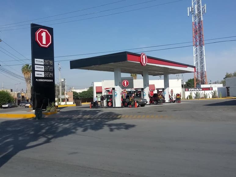De acuerdo al reporte más reciente, el precio de la gasolina promedio en el país es de 20.17 pesos la Magna o Regular, a 21.74 la Premium y a 21.46 el diésel.
(EL SIGLO DE TORREÓN)