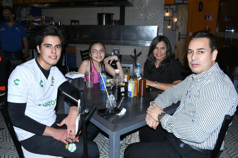 Familia González Tonche. (EL SIGLO DE TORREÓN / Fernando Compeán)