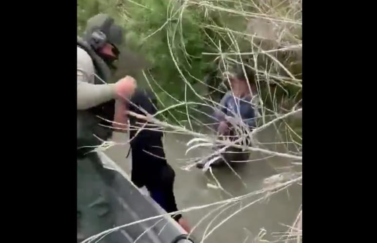 El video, de 45 segundos, fue difundido por autoridades de EUA.