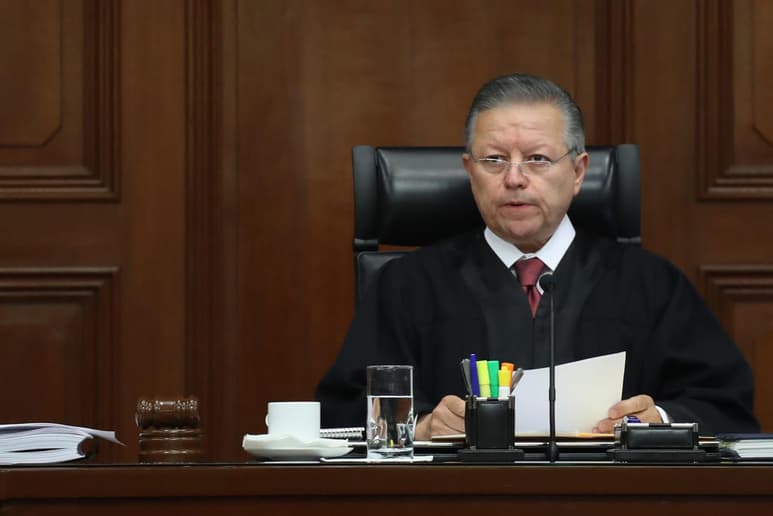 El coordinador de proceso parlamentario de la bancada mayoritaria de Morena en la Cámara de Diputados, Pablo Gómez, aseguró que la ampliación de dos años del ministro presidente de la Suprema Corte de Justicia de la Nación, Arturo Zaldívar, no podrá transitar ni aunque fuera aprobado por el Poder Legislativo y promulgado por el presidente Andrés Manuel López Obrador. (ARCHIVO)