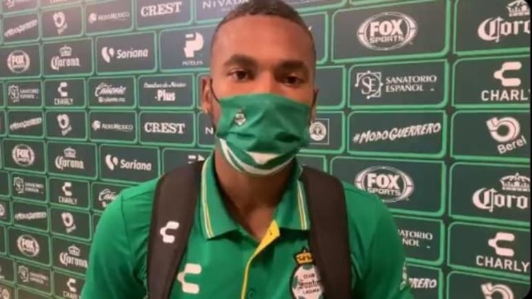 Luego de regresar a jugar con el Primer Equipo de Santos Laguna en casa, Ayrton Preciado compartió sus impresiones tras la victoria ante los Diablos del Toluca. (ESPECIAL)