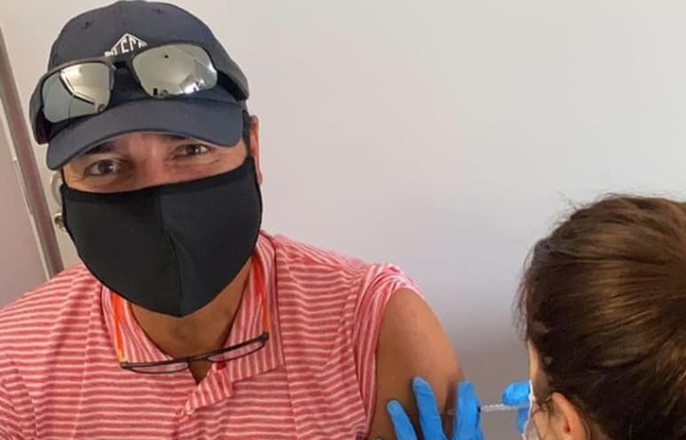 A sus 52 años, Chayanne celebra que ya fue vacunado contra el COVID-19, cosa que no sólo festeja el cantante, sino sus cientos de fans que no tardaron en mandarle diversos mensajes. (INSTAGRAM)