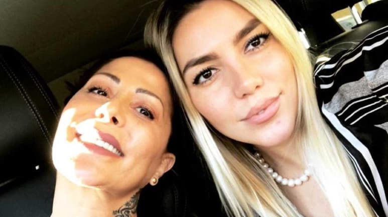 Frida Sofía ya reaccionó a lo que Alejandra Guzmán dijo ayer durante una entrevista y por medio de una historia en sus redes sociales, la modelo hizo saber el apoyo que le está dando una organización no gubernamental con respecto a la enfermedad que padece y de la cual la rockera habló. (Especial)