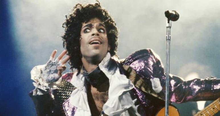 Hace cinco años, la repentina muerte de una de las estrellas musicales más aplaudidas conmocionó al mundo de la música, porque nada hacía presagiar que Prince, de 57 años y que siempre protegió ferozmente su vida privada, iba a ser una víctima más del potente fentanilo, una droga entonces poco conocida. (ESPECIAL)