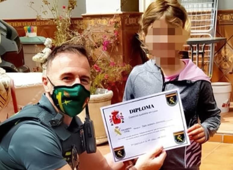 La niña sabía que su madre está enferma, pero nunca había estado sola en una crisis médica. (INTERNET)