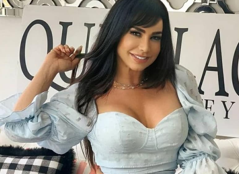 La 'vedette' mostró su atractivo físico en Instagram con un diminuto traje de baño (@LISVEGAOFICIAL)
