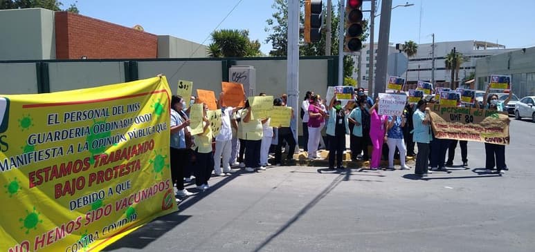 La estrategia nacional de vacunación inició con el sector salud de Coahuila hace casi 4 meses y hasta ahora, hay trabajadores y trabajadoras que no han recibido ni siquiera la primera dosis, señalaron los inconformes.
(JESÚS GALINDO)
