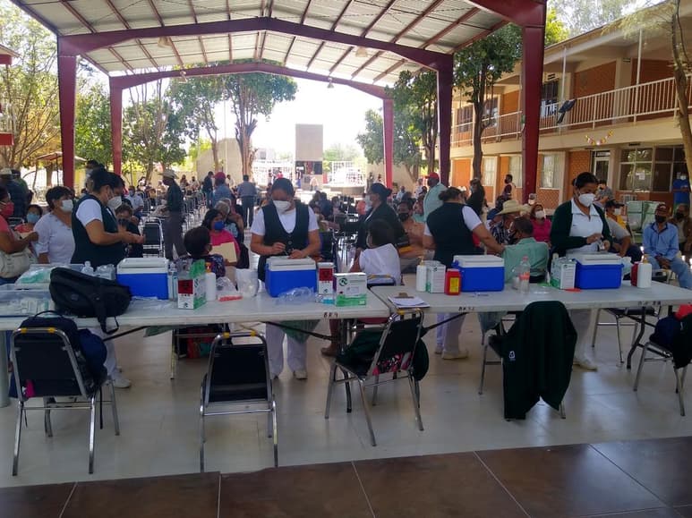 Personal de la Secretaría del Bienestar informó que se aplicarán más de 4 mil dosis cabecera municipal.
(EL SIGLO DE TORREÓN)