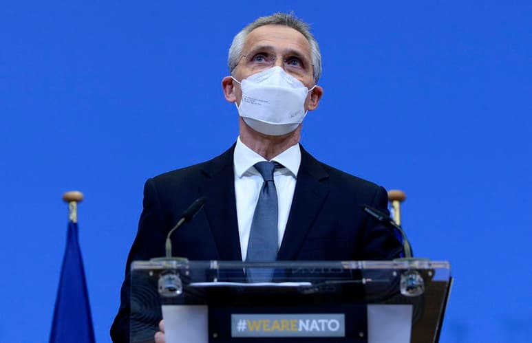 La OTAN calificó este jueves de 'importante' y 'pendiente desde hace tiempo' cualquier paso de Rusia hacia la desescalada militar, tras el anuncio del ministro de Defensa de ese país, Serguéi Shoigú, sobre el repliegue de las tropas desplegadas junto a las fronteras con Ucrania y los países bálticos. (ARCHIVO)