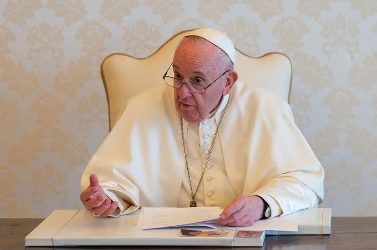 El papa Francisco instó hoy a los líderes del mundo a proteger el planeta del cambio climático y a 'actuar con valentía' con ese propósito: 'Es el momento de actuar, estamos en el límite', avisó en un mensaje por el Día de la Tierra. (ARCHIVO)